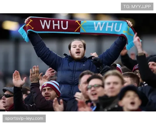 英超球迷盛会引爆狂欢热潮，彰显足球文化独特魅力