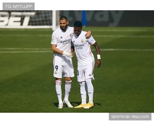 门迪与维尼修斯再度联手，右路进攻火力全开