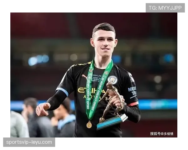 福登与萨卡:边路爆点与中路创造核心的角色差异解析 福登与萨卡:边路爆点与中路创造核心的角色差异解析