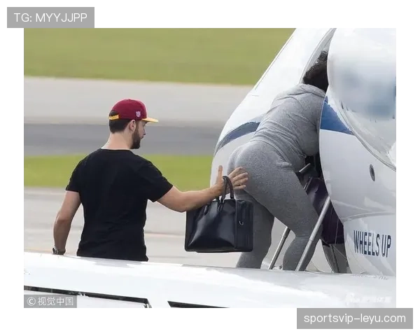 小威退役后晒出的日常：私人飞机当通勤，这谁顶得住啊